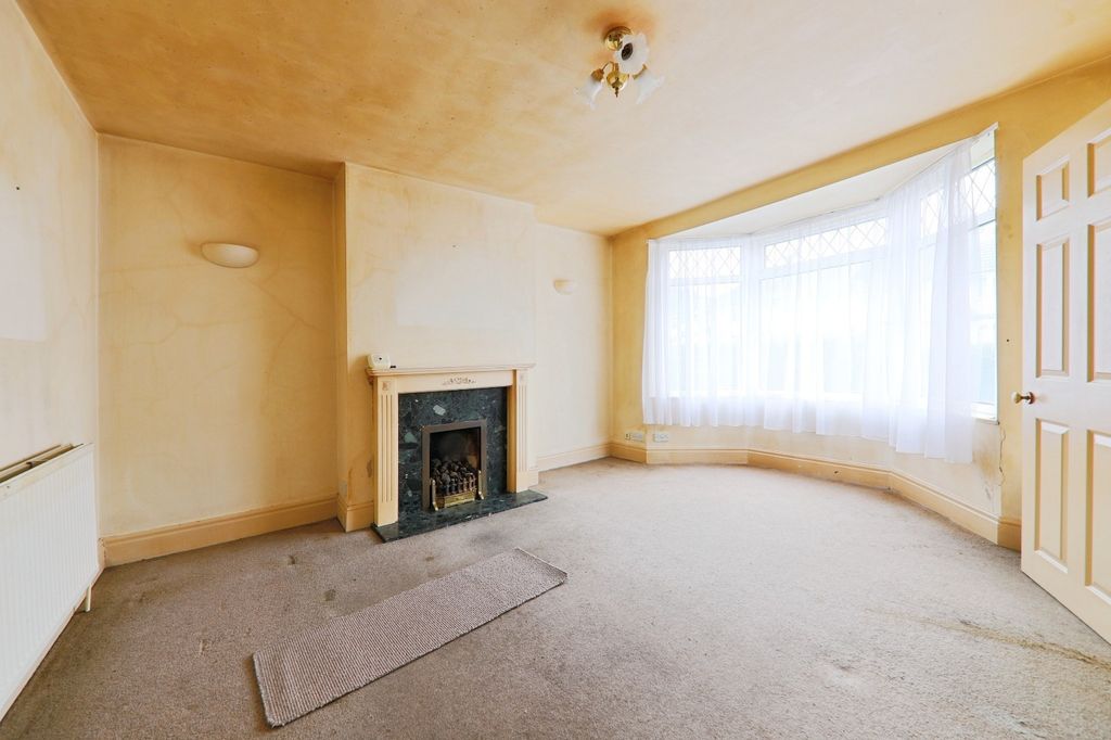 Property photo 2 of 7 4504695