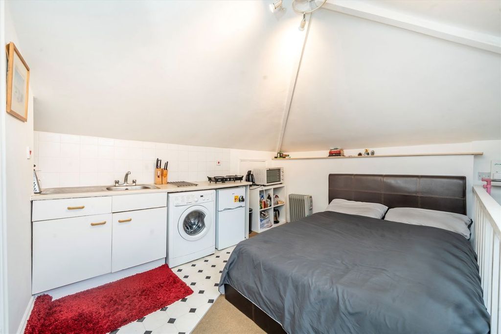 Property photo 2 of 3