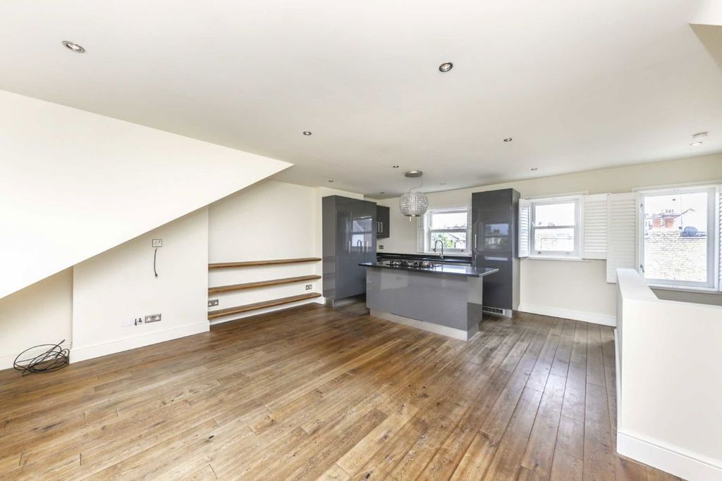 Property photo 3 of 8