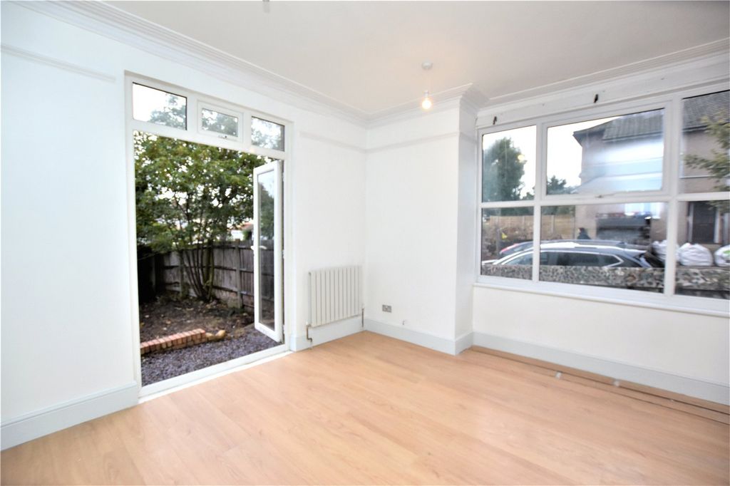 Property photo 2 of 17 Picture No. 19