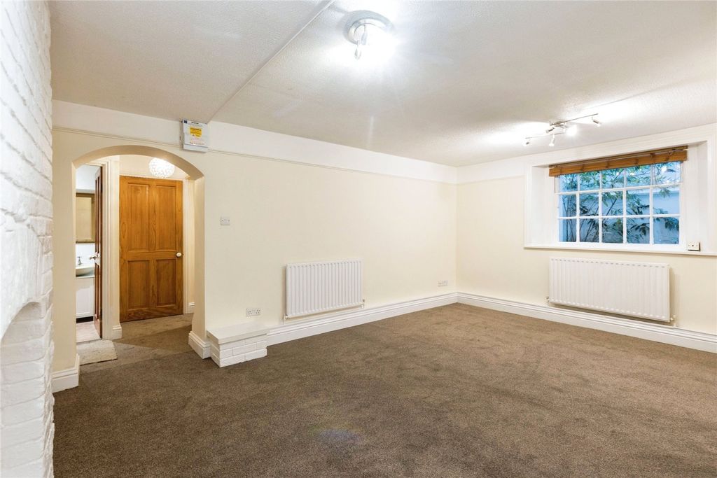 Property photo 3 of 18 Picture No. 11