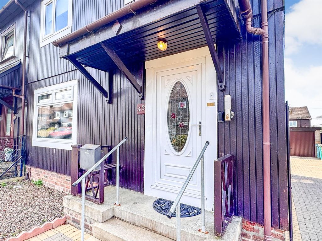 Property photo 2 of 24