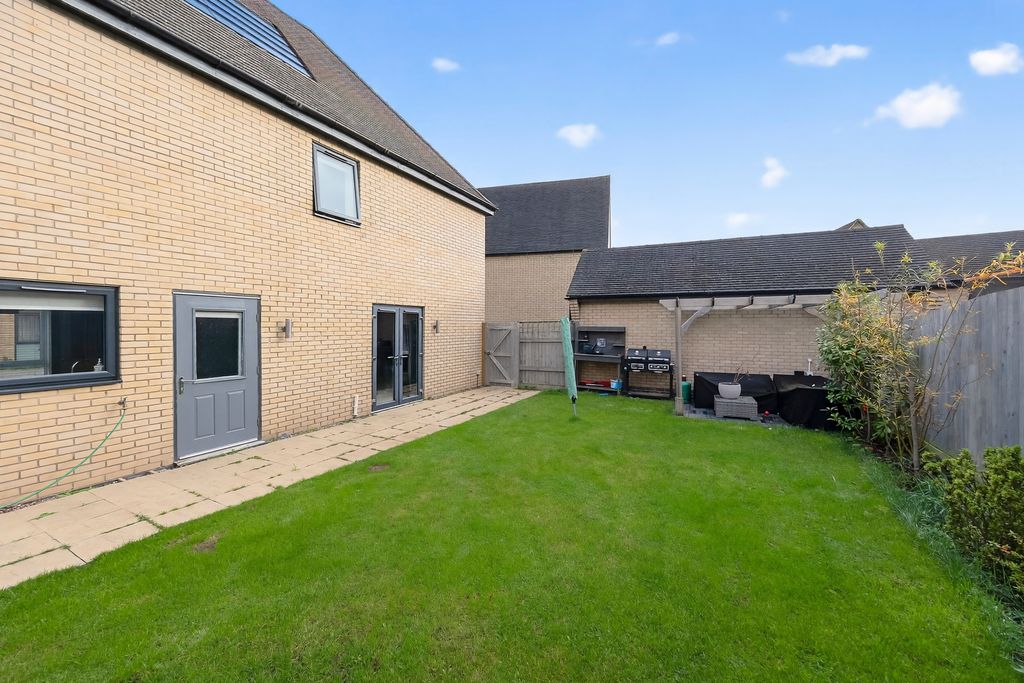 Property photo 2 of 19