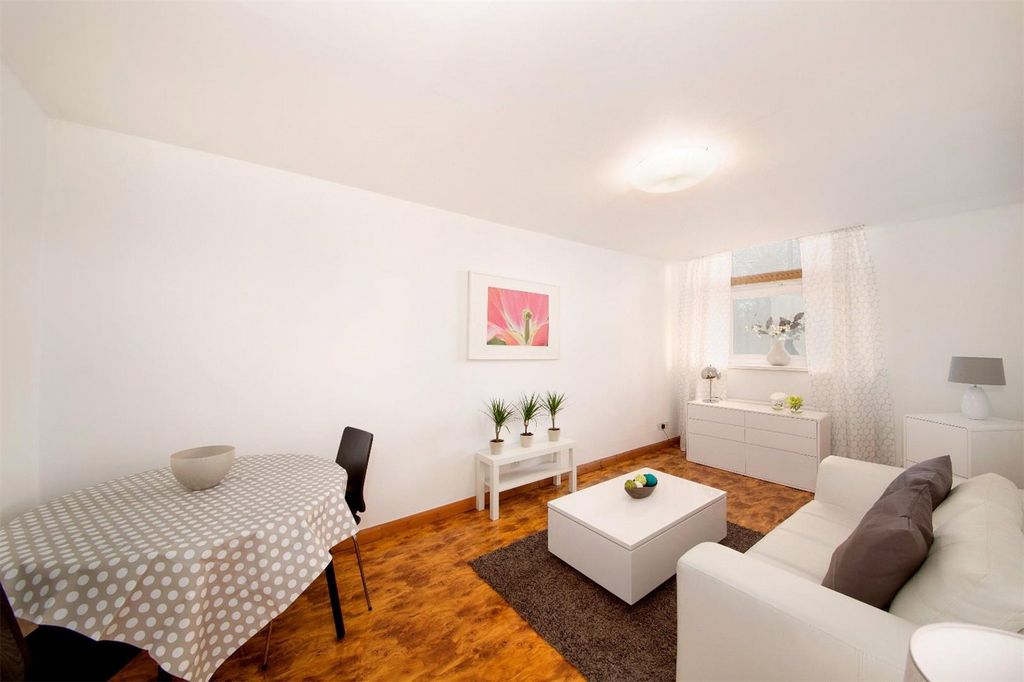 Property photo 3 of 10 Picture 3