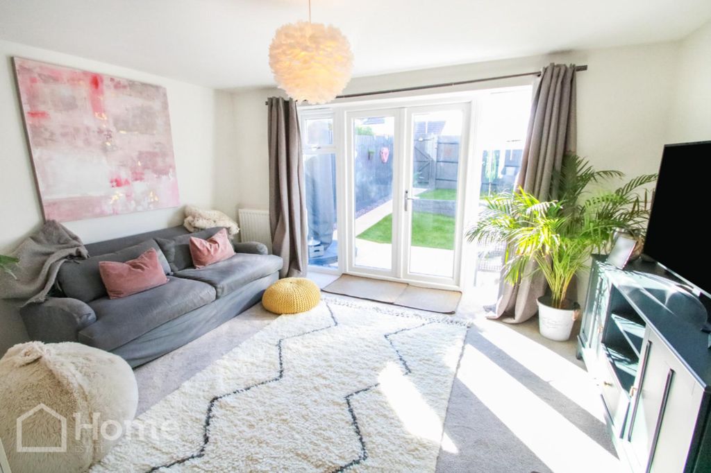 Property photo 2 of 22