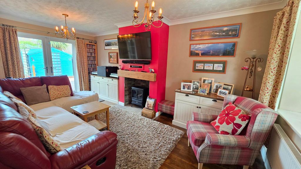 Property photo 2 of 13