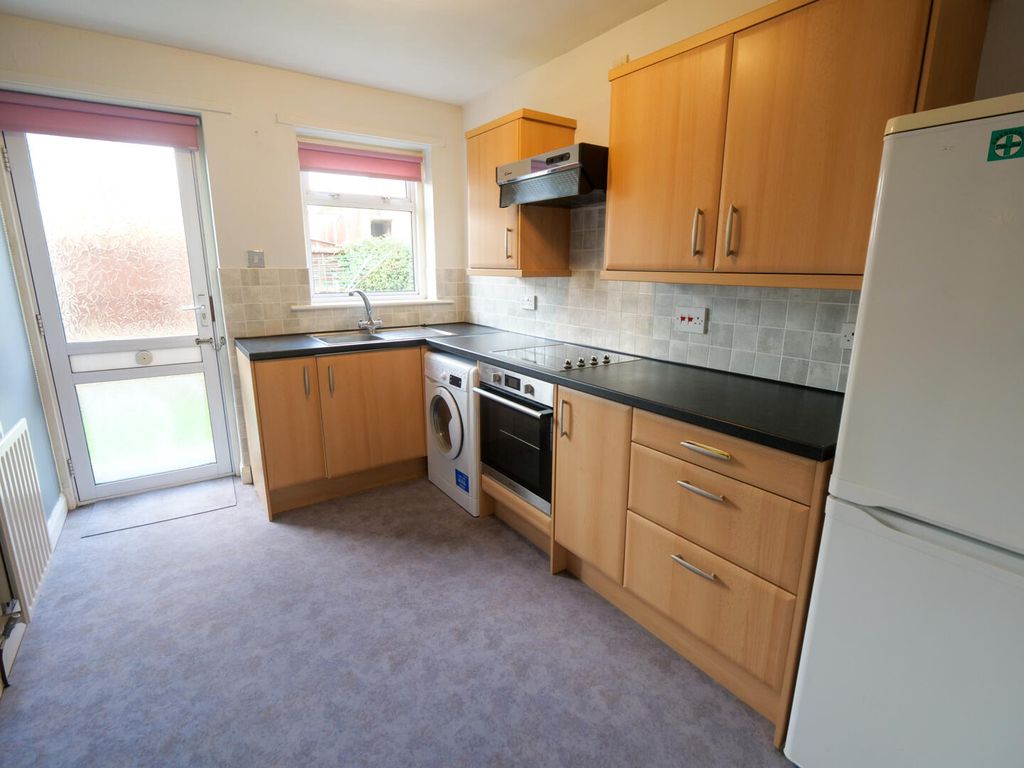 Property photo 2 of 10 Kitchen
