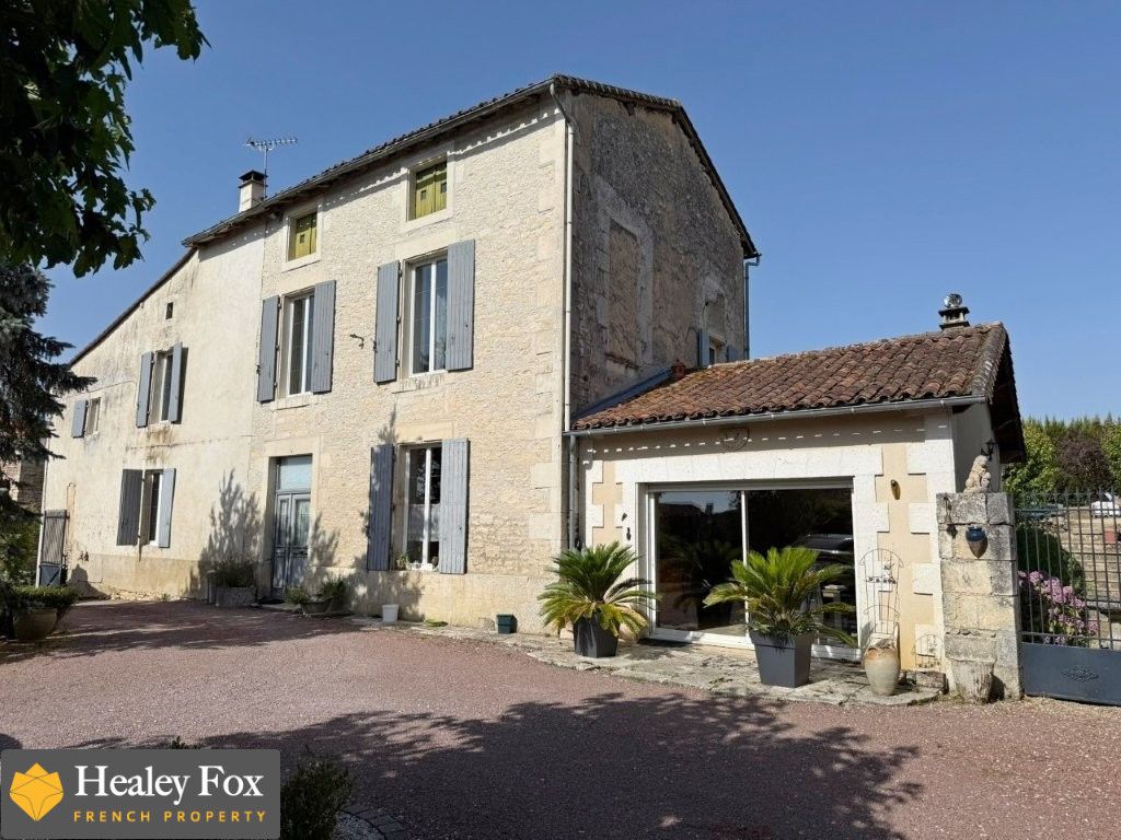 Property photo 3 of 48 3._Houses_For_Sale_In_Verteuil_Sur_Charente_16510_1_6A3E79479E529