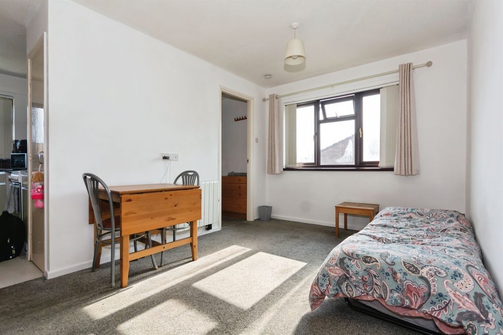 Property photo 3 of 11 Image