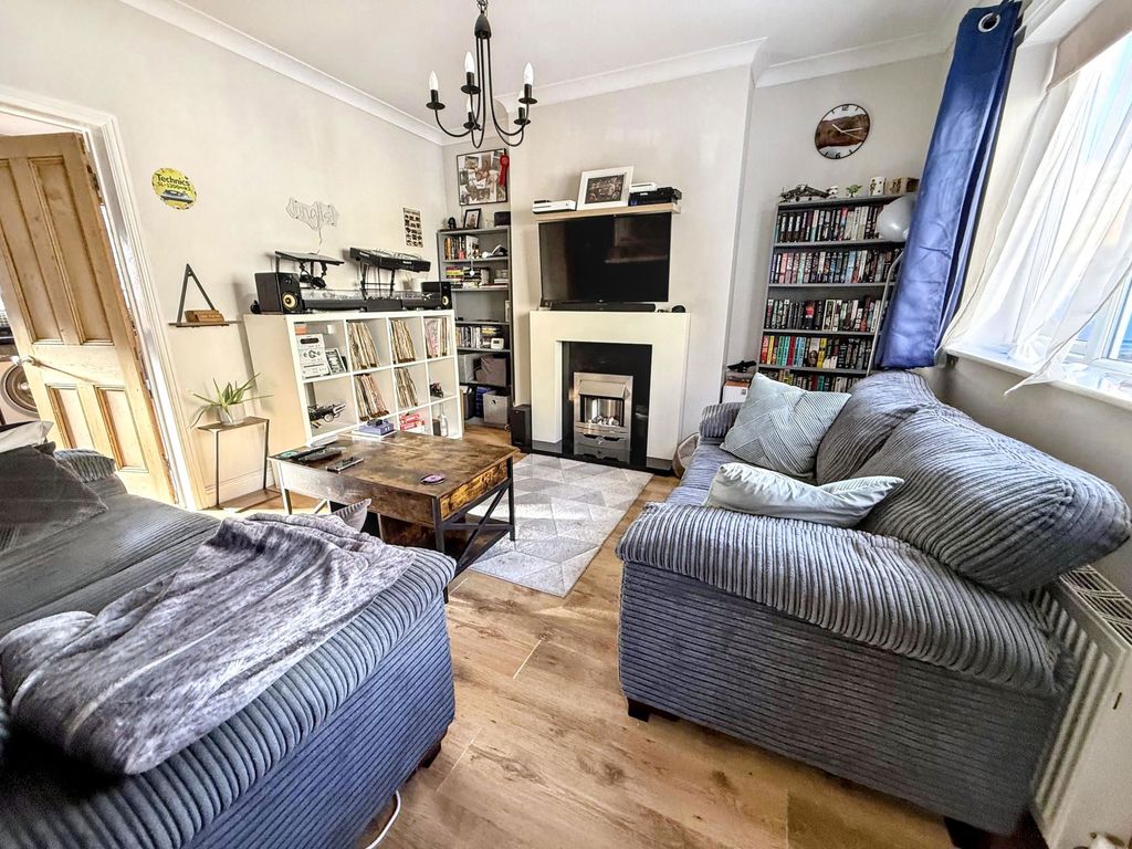 Property photo 2 of 7