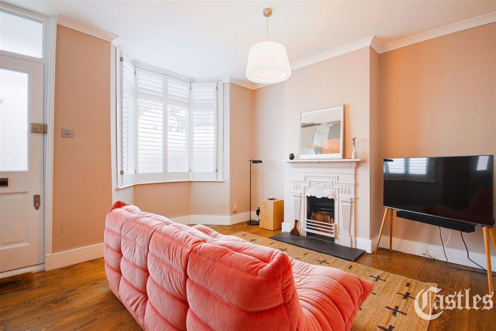 Property photo 3 of 24