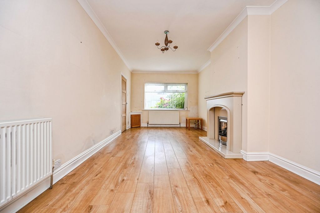 Property photo 2 of 17 Photo