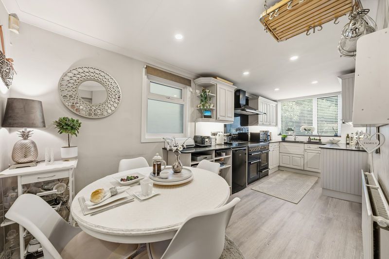 Property photo 2 of 37 Photo 16