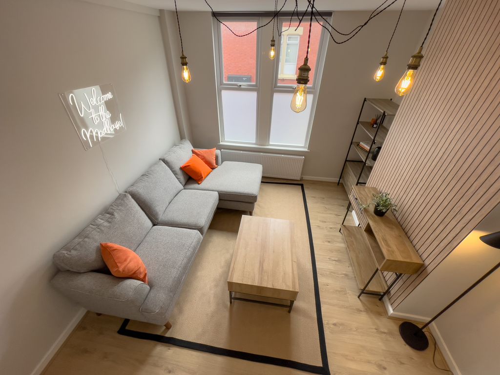 Property photo 1 of 10 48 Connaught7