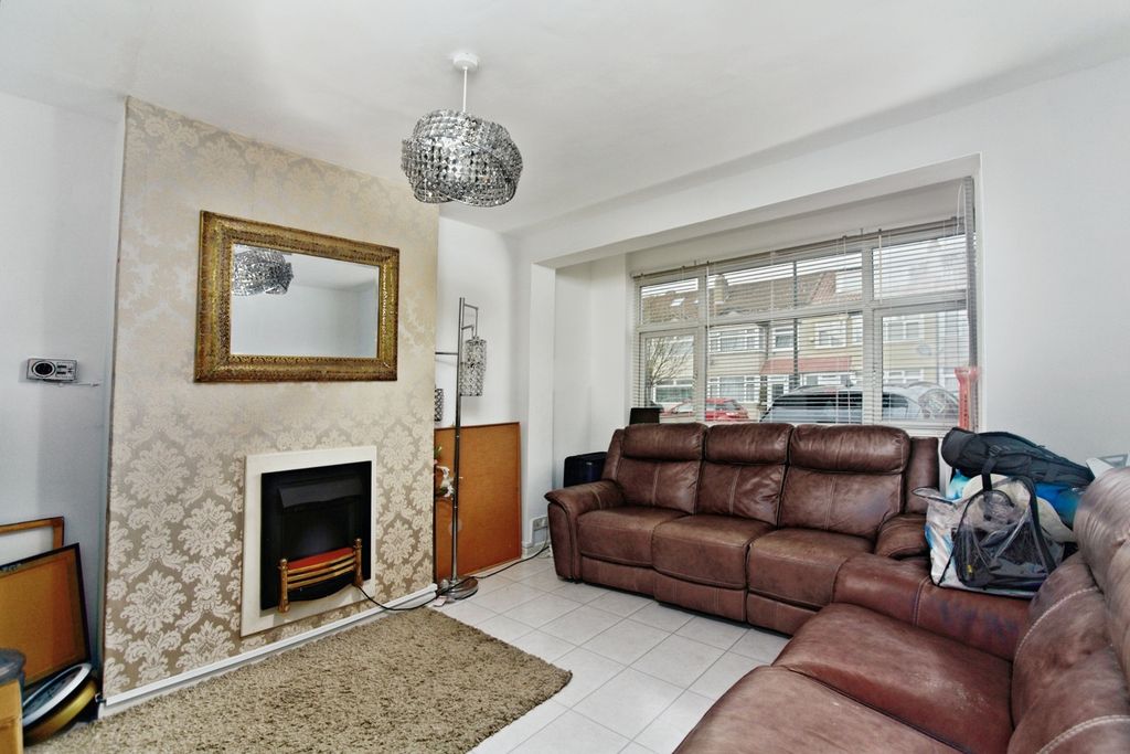 Property photo 2 of 16 Photo