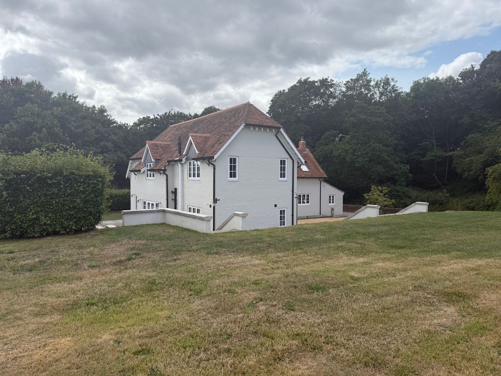 Property photo 2 of 26