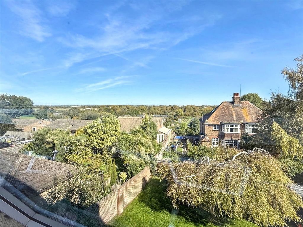 Property photo 3 of 9 2.Jpg