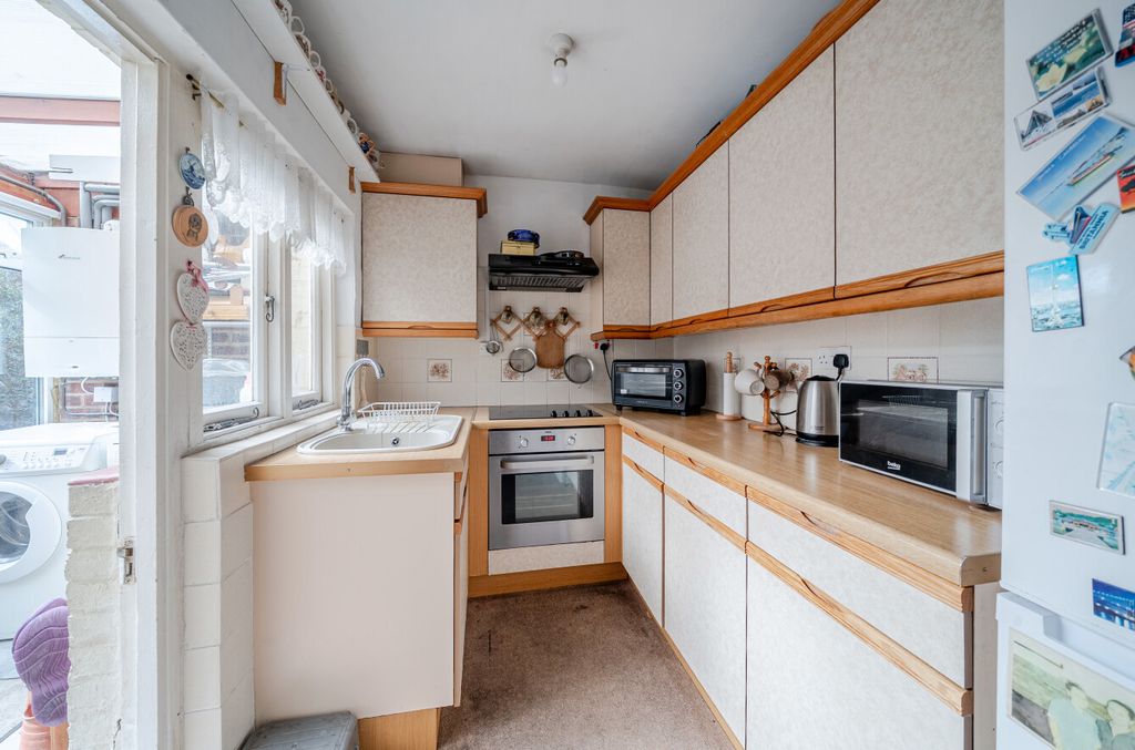 Property photo 2 of 15 1520679-16-1A090c...