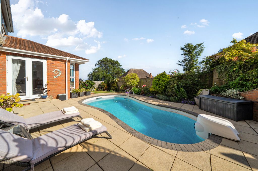 Property photo 2 of 25 1464159-5-6A0F748...