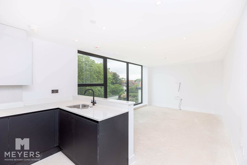 Property photo 2 of 14 Photo 11