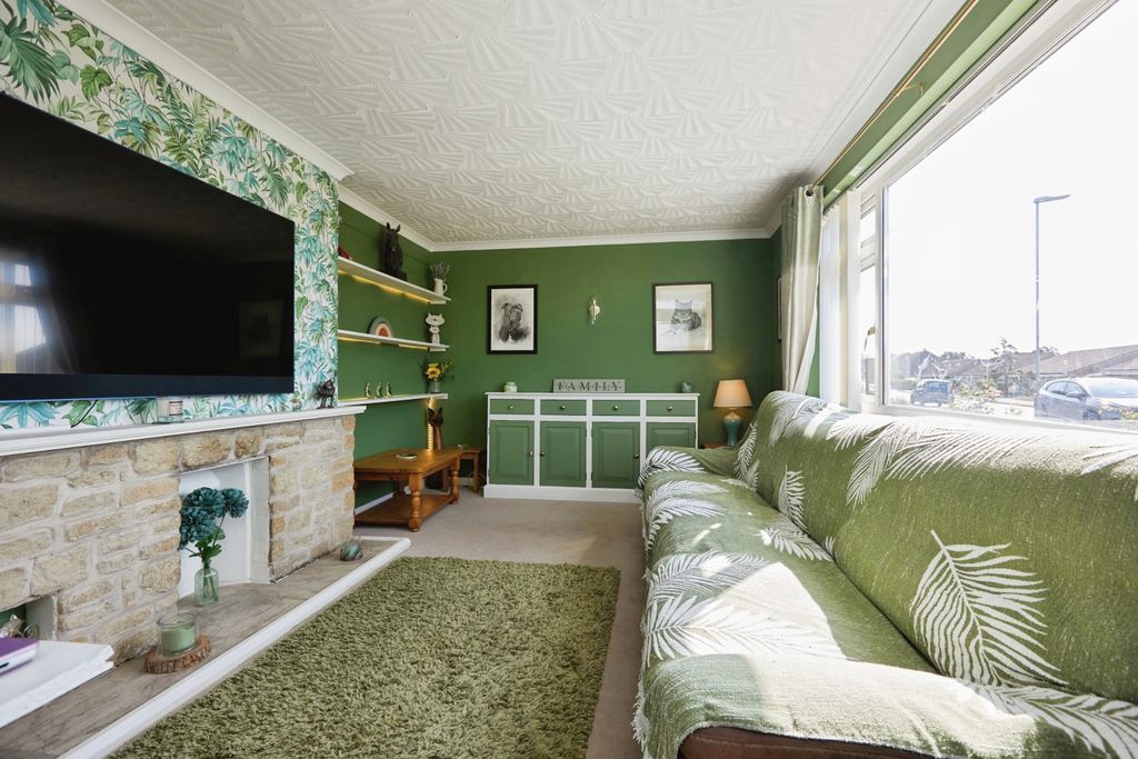 Property photo 3 of 19