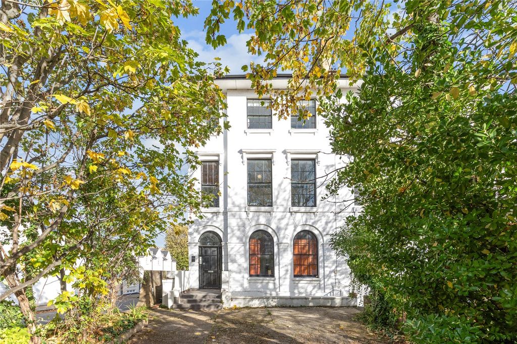 Property photo 2 of 12 Picture No. 24