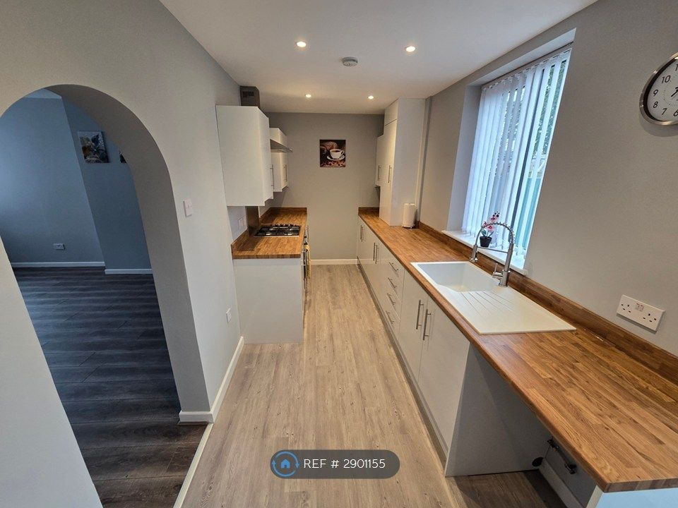 Property photo 2 of 23