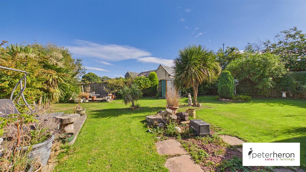 Property photo 2 of 31 Outside