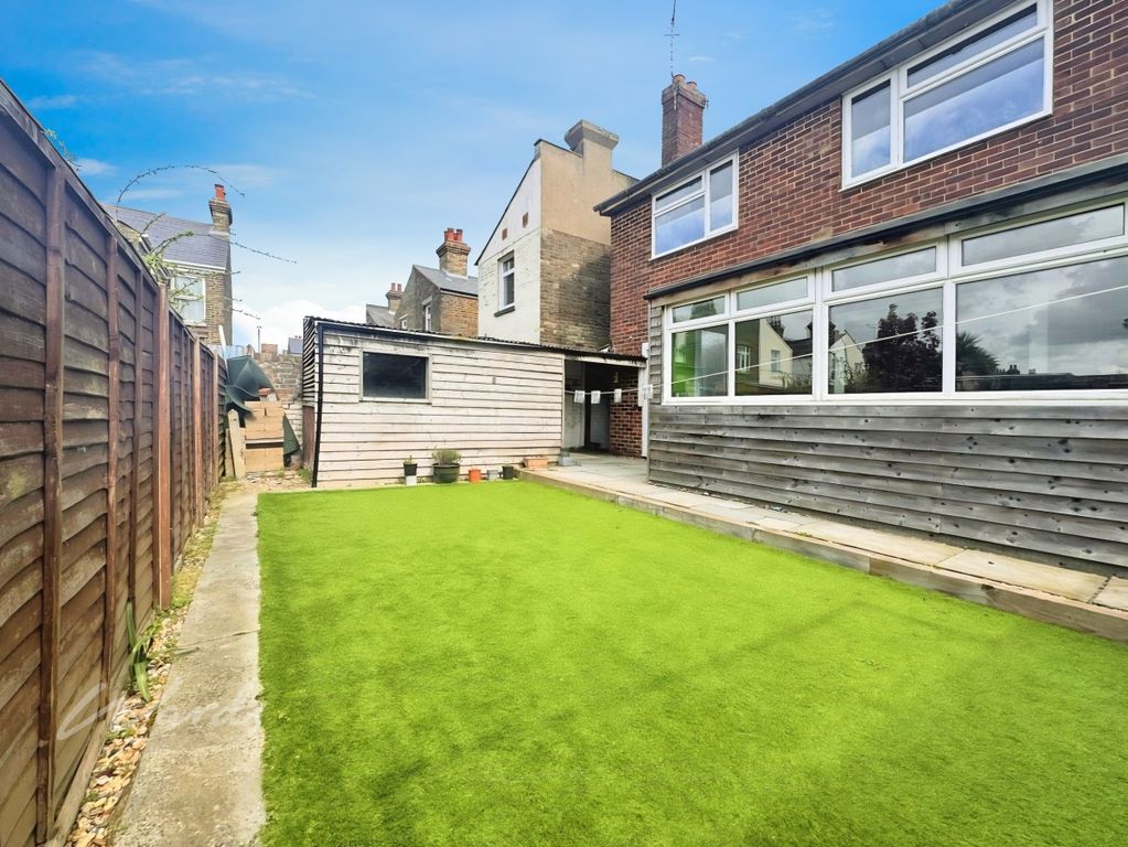 Property photo 2 of 7 New 32 Garden 1 Use