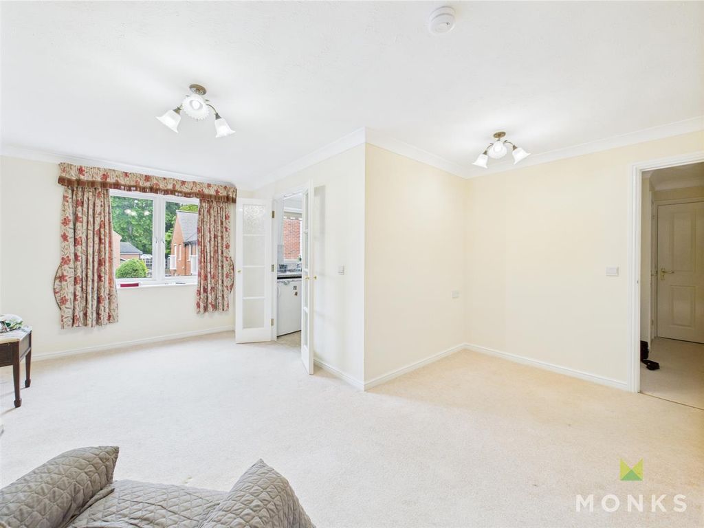 Property photo 3 of 9 Cam01420G0-Pr0650-Still008.Jpg
