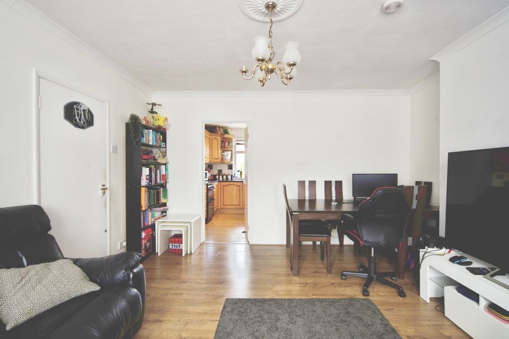 Property photo 3 of 14 Pbox-Img.Jpg