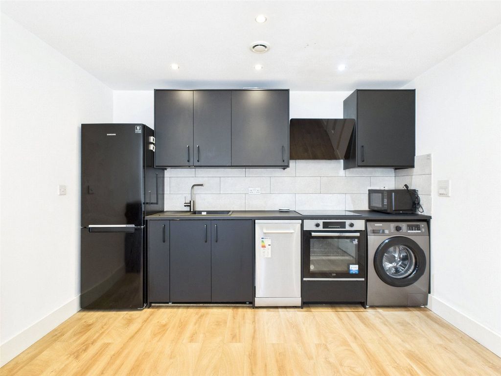 Property photo 3 of 15 Picture No. 32