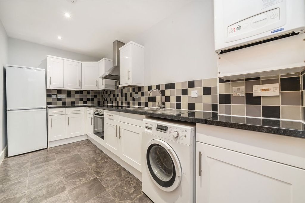 Property photo 3 of 6