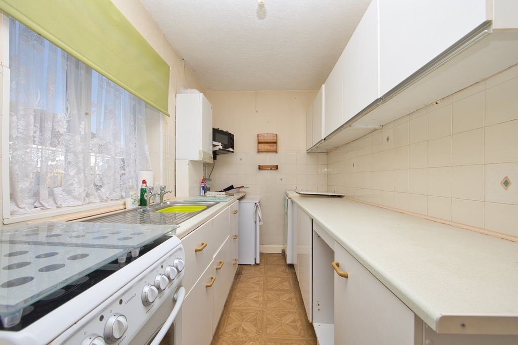 Property photo 3 of 12 Picture 3