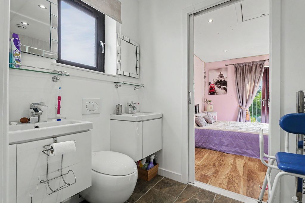 Property photo 1 of 29