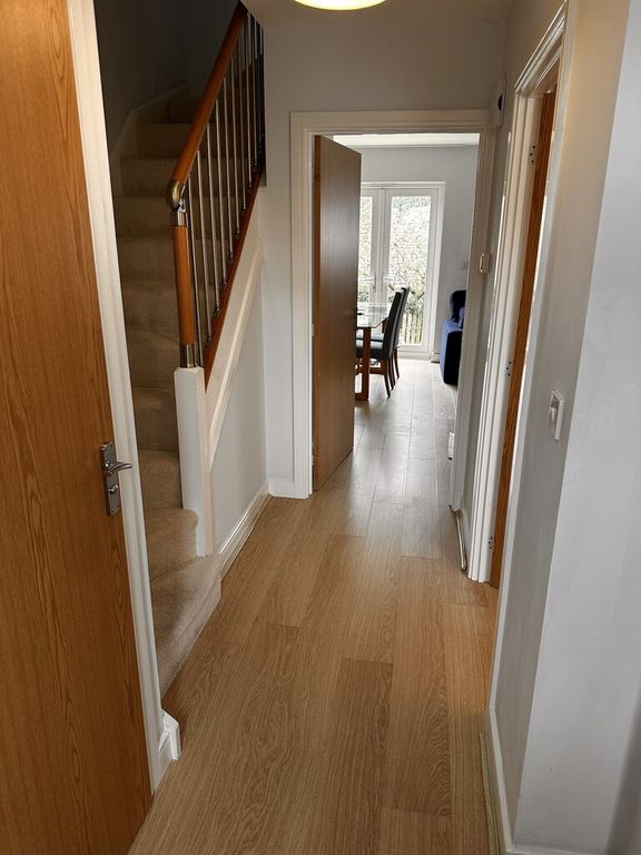 Property photo 2 of 18 32 Sampson Clo.Jpg