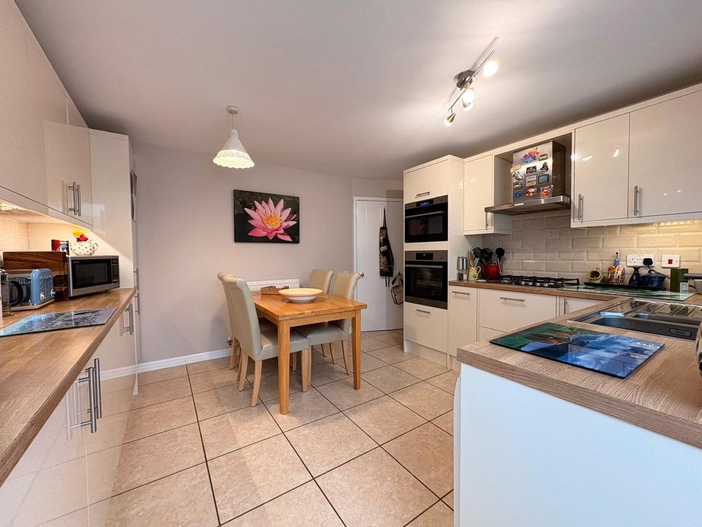 Property photo 3 of 27 Picture No. 08