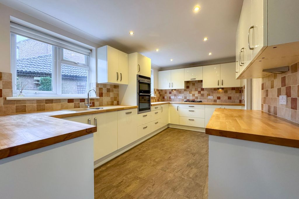 Property photo 3 of 15