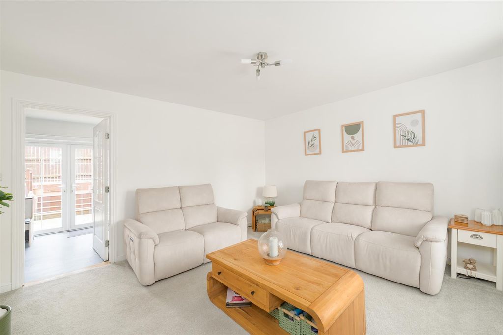 Property photo 3 of 20 3_Fairway_Court_Kelso-5.Jpg
