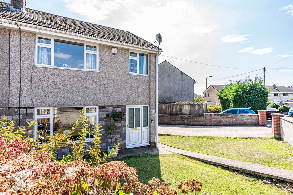 Property photo 2 of 30