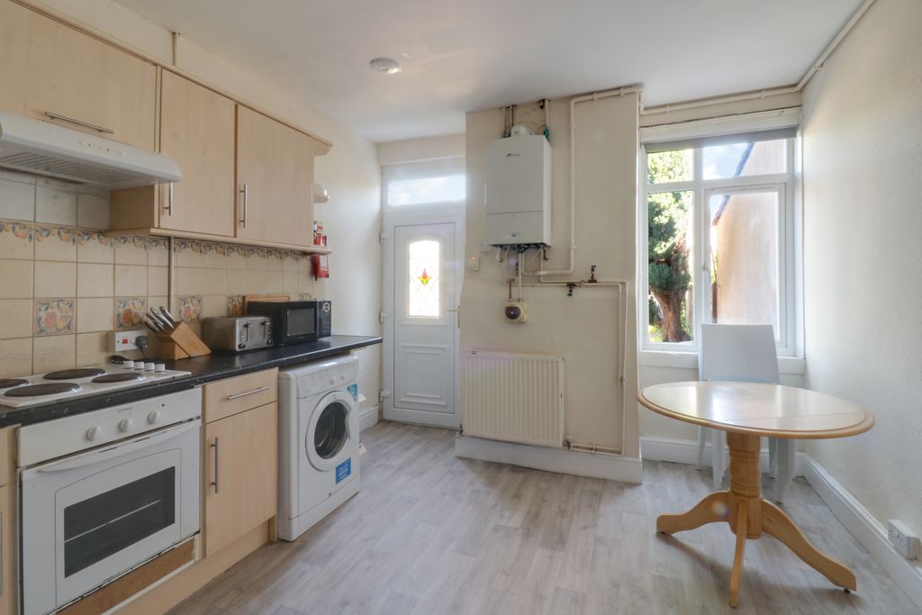 Property photo 2 of 18