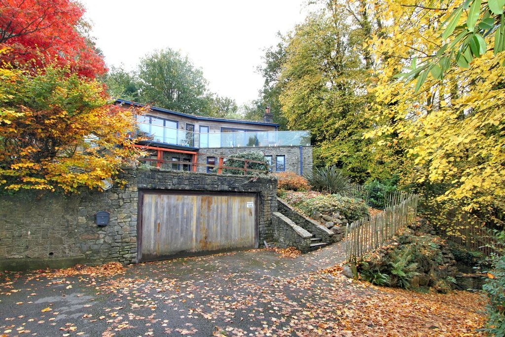 Property photo 2 of 19