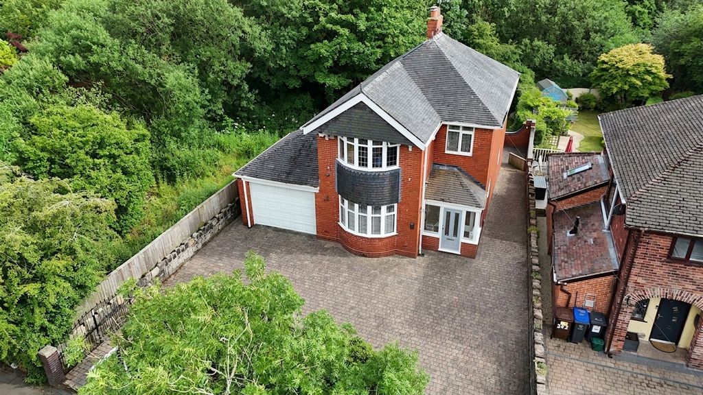 Property photo 1 of 42