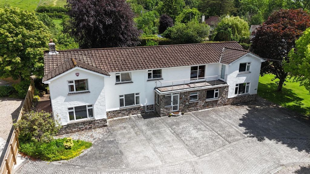 Property photo 1 of 34 Dji_20260608143133_0210_D.Jpg