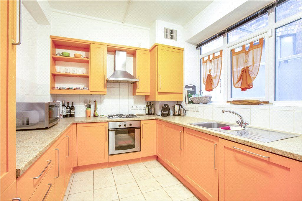 Property photo 3 of 21 Kitchen