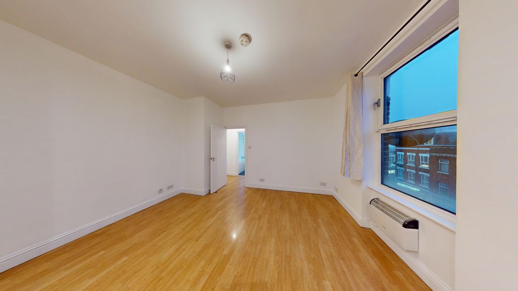 Property photo 3 of 6