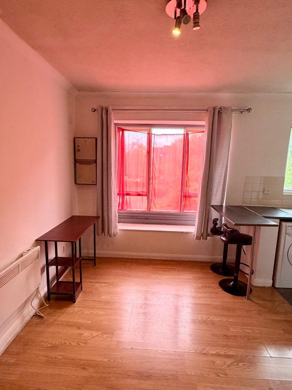 Property photo 3 of 5