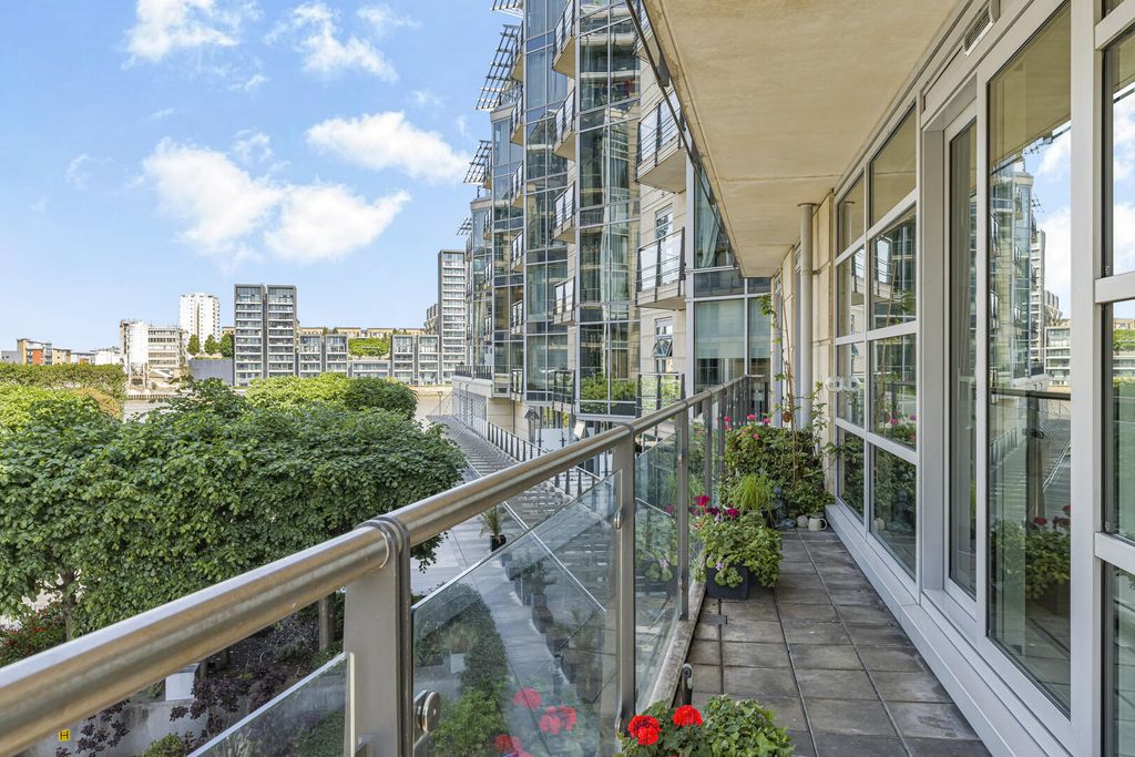 Property photo 2 of 12 Balcony