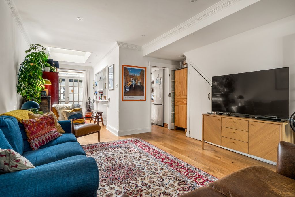 Property photo 2 of 22 5224342