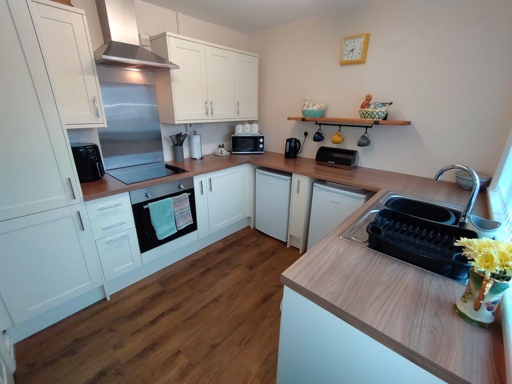 Property photo 3 of 21